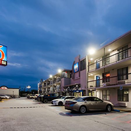 Motel 6 Houston, Tx - Medical Center - Nrg Stadium Eksteriør billede