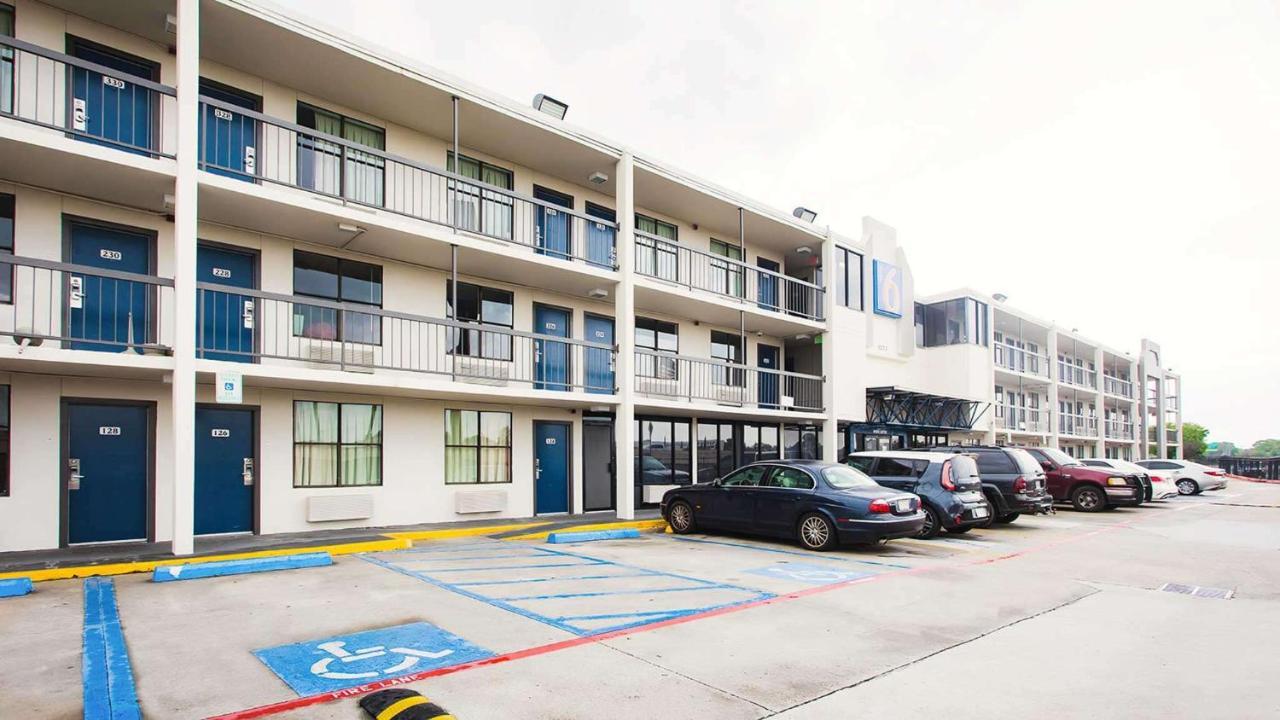 Motel 6 Houston, Tx - Medical Center - Nrg Stadium Eksteriør billede