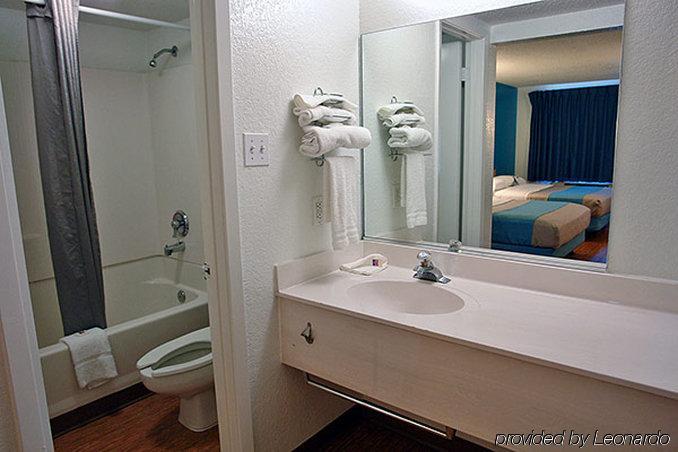 Motel 6 Houston, Tx - Medical Center - Nrg Stadium Eksteriør billede